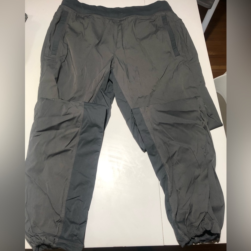 Lululemon mens Great Wall pants.